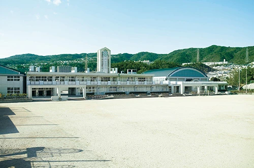 宝塚市立山手台小学校